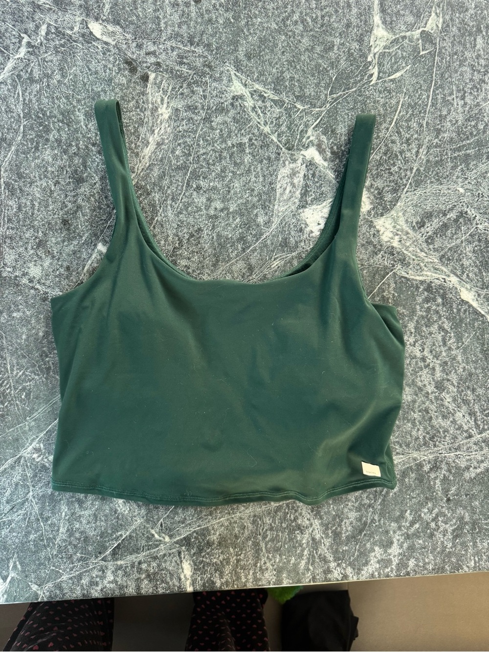 Vuori Scoop Neck Crop Tank Top - Forest Green